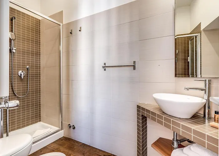 Little Queen Relais Gasthof Rom